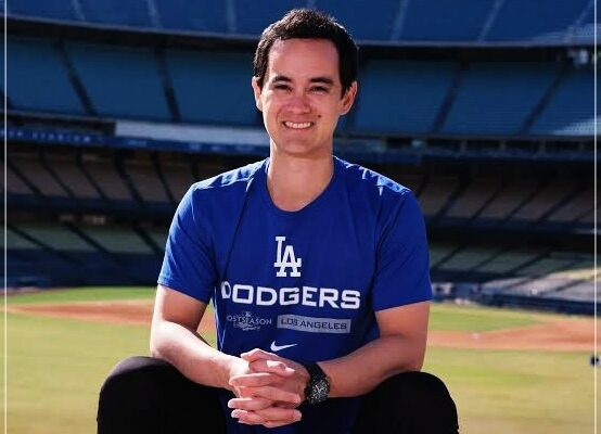 アイアトンの父は元ワーナー社長！エリート家族で実家は金持ち！